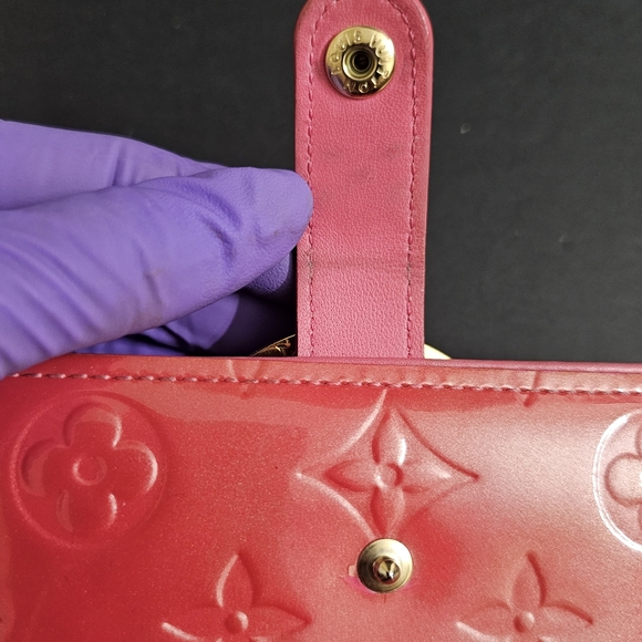 Authentic Louis Vuitton Kisslock Wallet in Pink Vernis 💗 - Picture 11 of 16